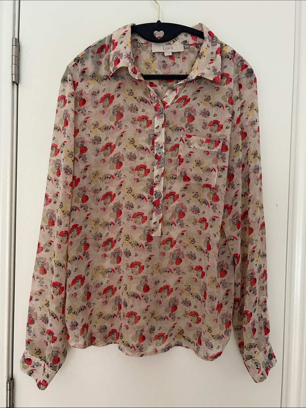 ✨5 for$15✨ LOFT Beige Floral Semi-Sheer Button Front Blouse